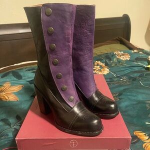 Oak Tree Farms Amelia NIB Black Poison Purple and Black Buttoned Women's Boots